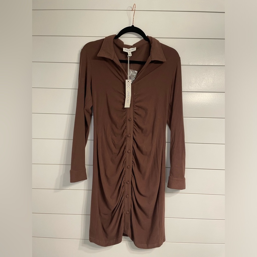 Brown button up suede scrunch dress with collar.